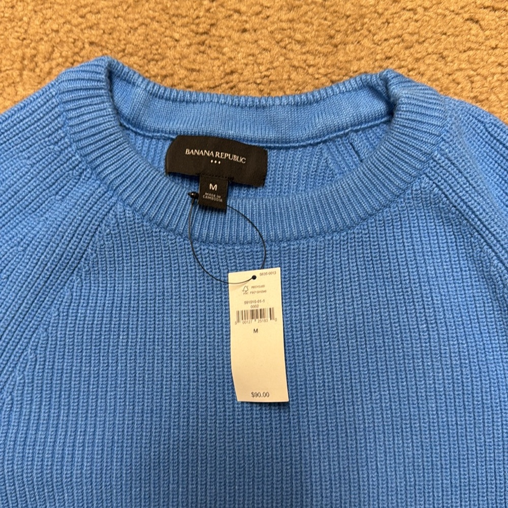 Banana Republic Factory women crewneck sweater. Medium. NWT! - Picture 3 of 7